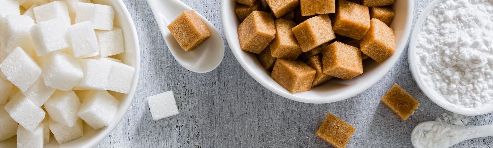 Würfelzucker und Puderzucker für gesunde Fitnessernährung.