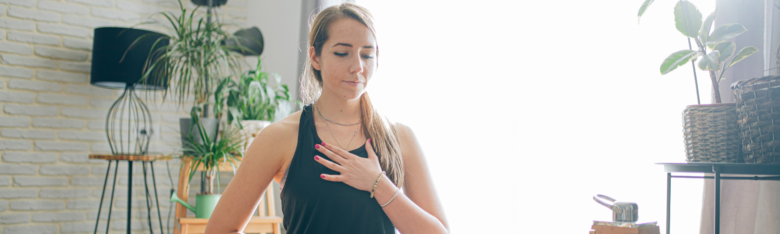 Calm illustration showing a breathing cycle with equal inhale, hold, exhale, and hold segments